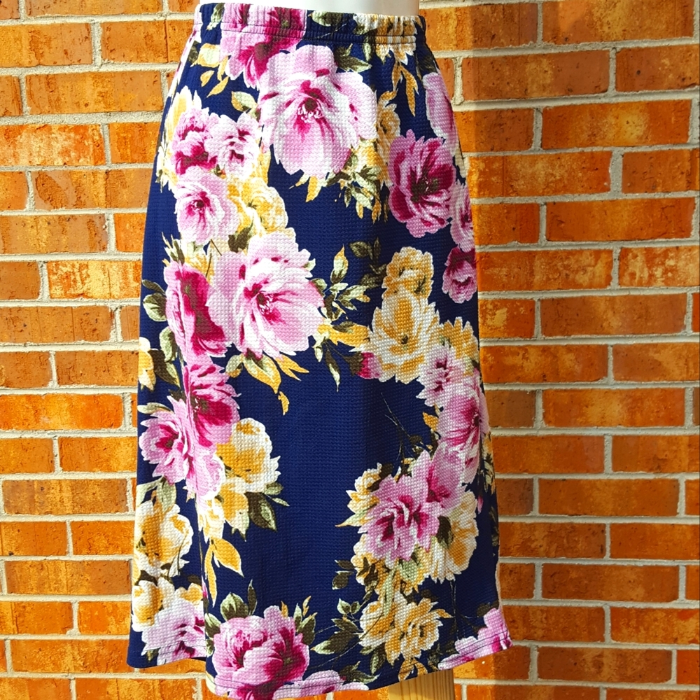CLEO Apparel skirt - Picture 1 of 5